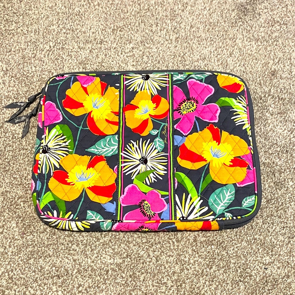 NWOT VERA BRADLEY QUILTED LAPTOP/TABLET SLEEVE VAVA BLOOM PATTERN